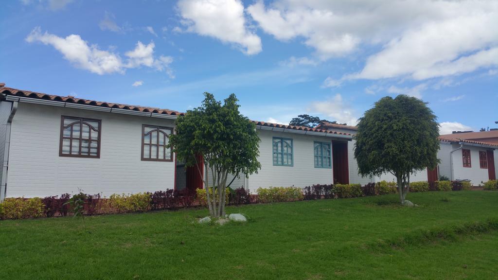 Hosteria Rosa Blanca Puembo 外观 照片